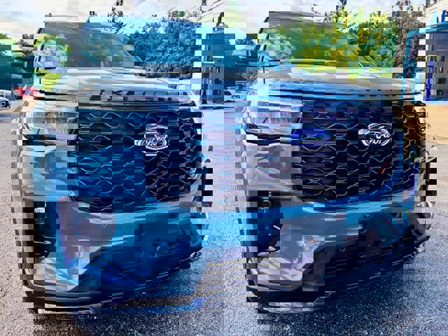 2025 Ford Explorer ST photo 3