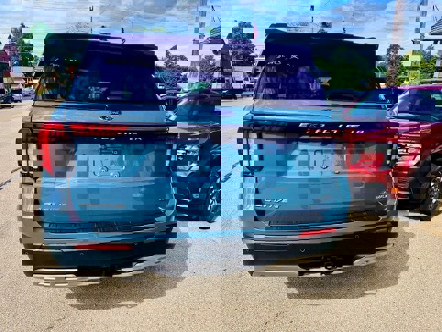 2025 Ford Explorer photo 4