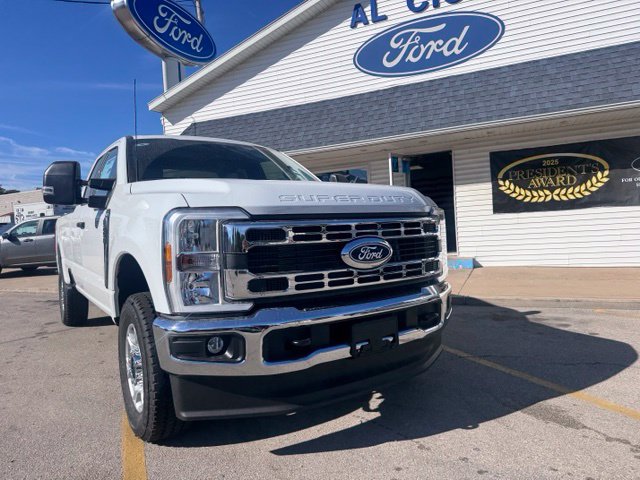 2027 Ford F-250 Super Duty XLT