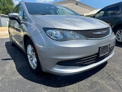 2018 Chrysler Pacifica Touring Minivan/Van