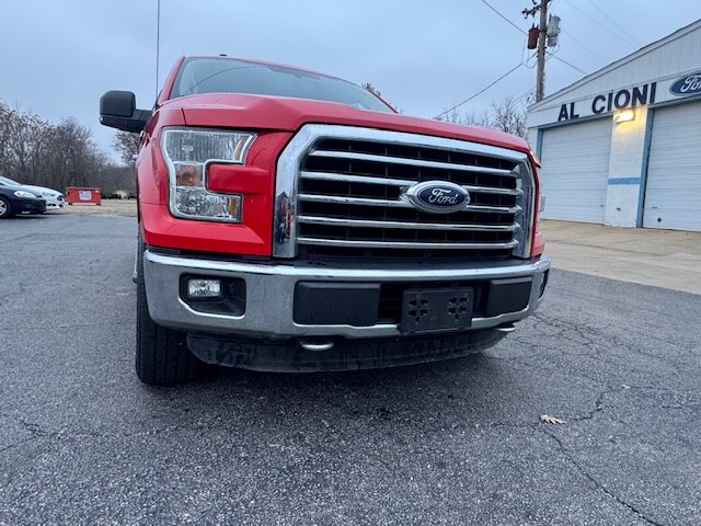 2015 Ford F-150 XLT photo 2