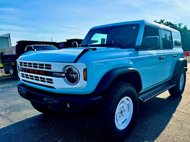 2025 Ford Bronco Heritage First Edition photo 3