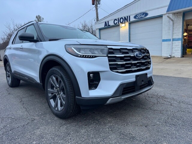 2026 Ford Explorer photo 2