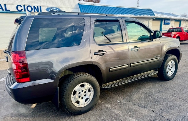 Used 2010 Chevrolet Tahoe LT with VIN 1GNUKBE01AR129627 for sale in Granville, IL