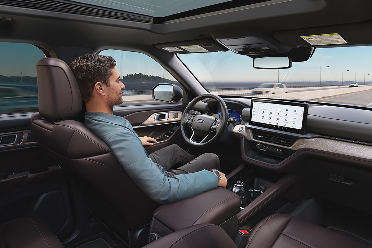 Ford Explorer Free hands driving
