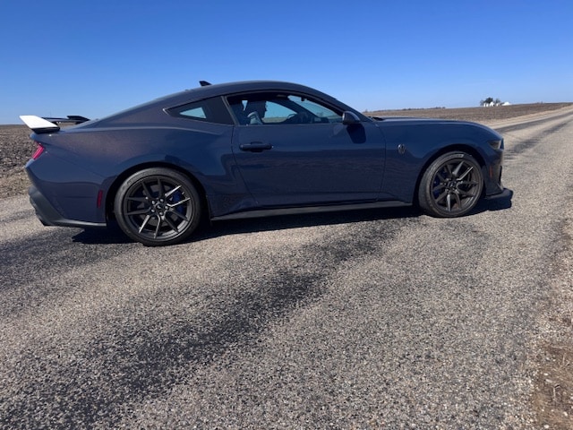 2024 Ford Mustang Dark Horse - Photo 3