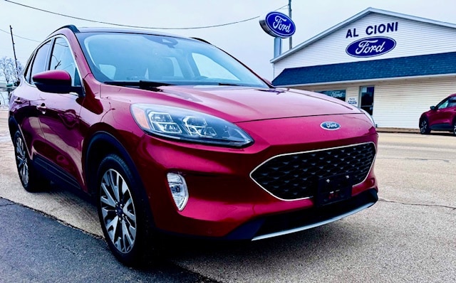 2020 Ford Escape Titanium's photo