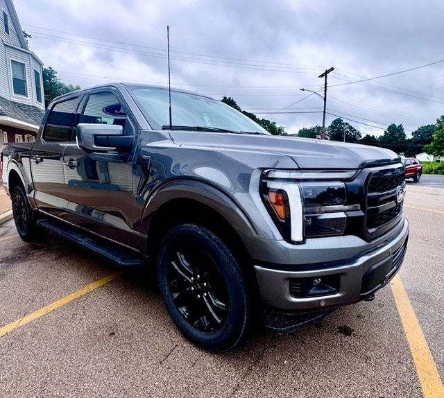 2026 Ford F-150 Lariat - Photo 4