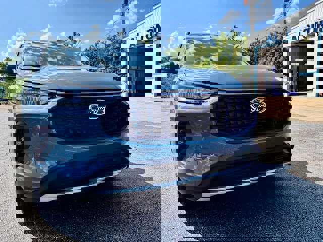 2025 Ford Escape Titanium photo 4