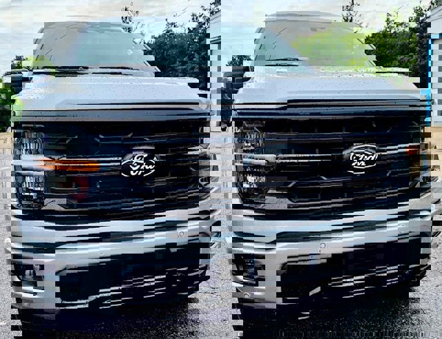 2025 Ford F-150 XLT photo 2