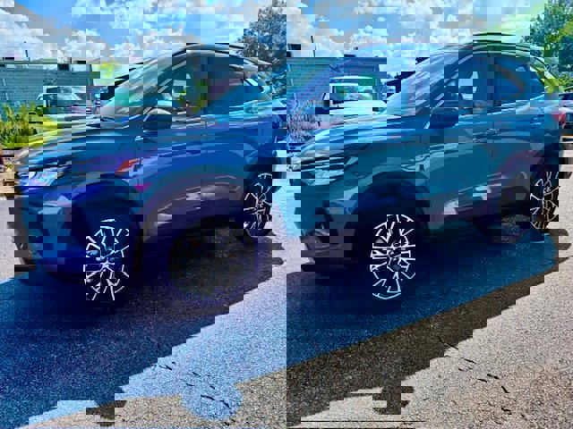 2025 Ford Escape Titanium photo 2