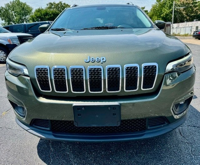 Used 2019 Jeep Cherokee Latitude with VIN 1C4PJMCB4KD142265 for sale in Granville, IL