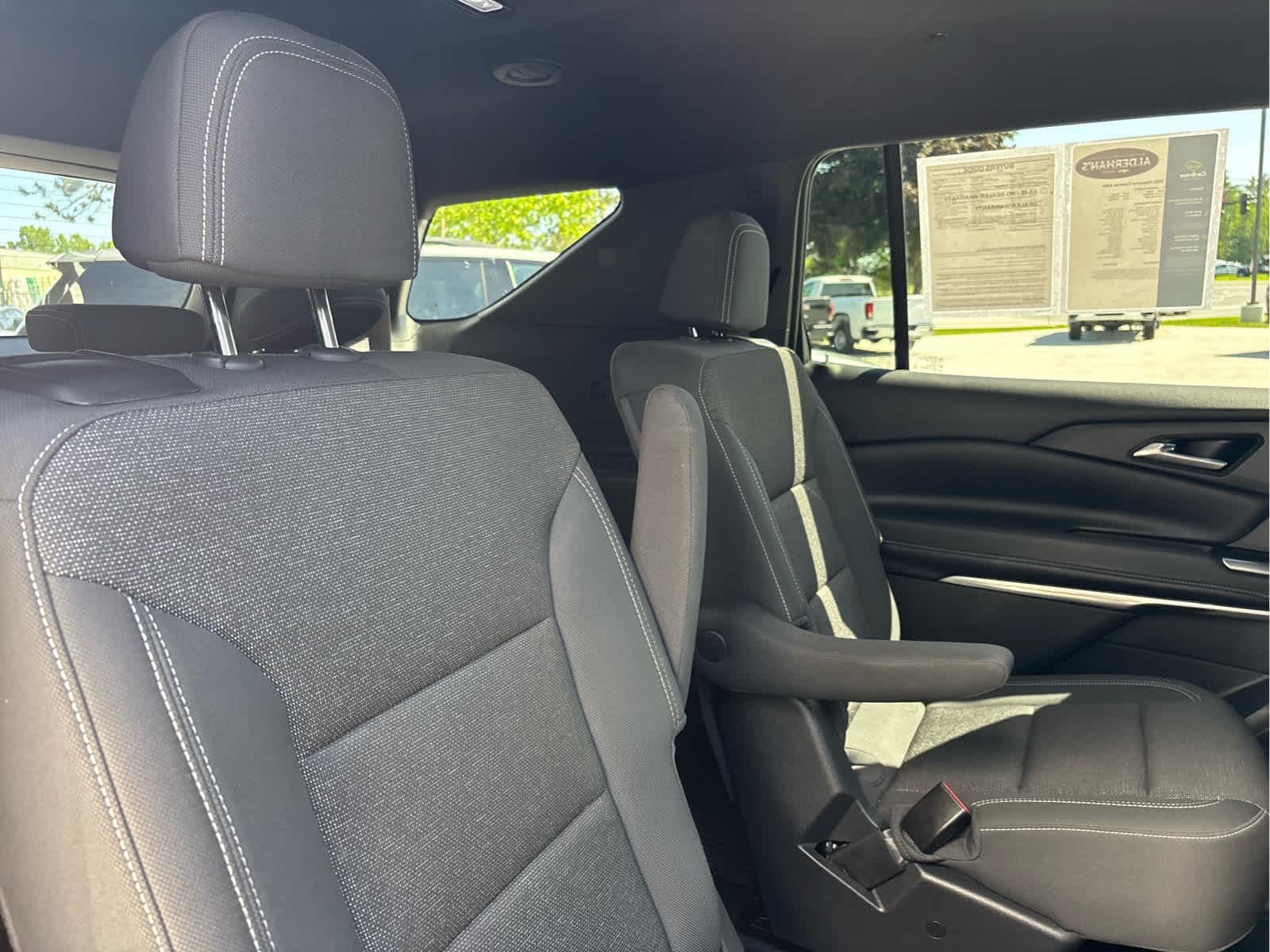 2025 Chevrolet Traverse LT - Photo 30