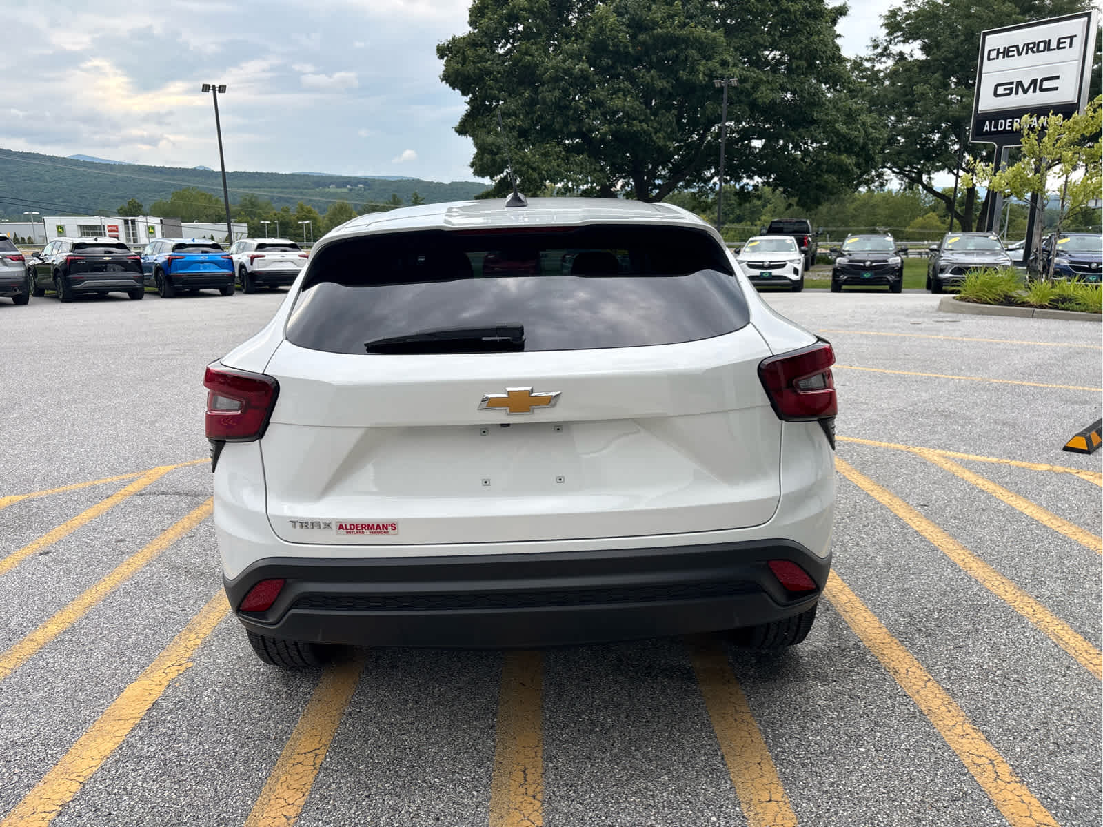 2024 Chevrolet Trax LS - Photo 6