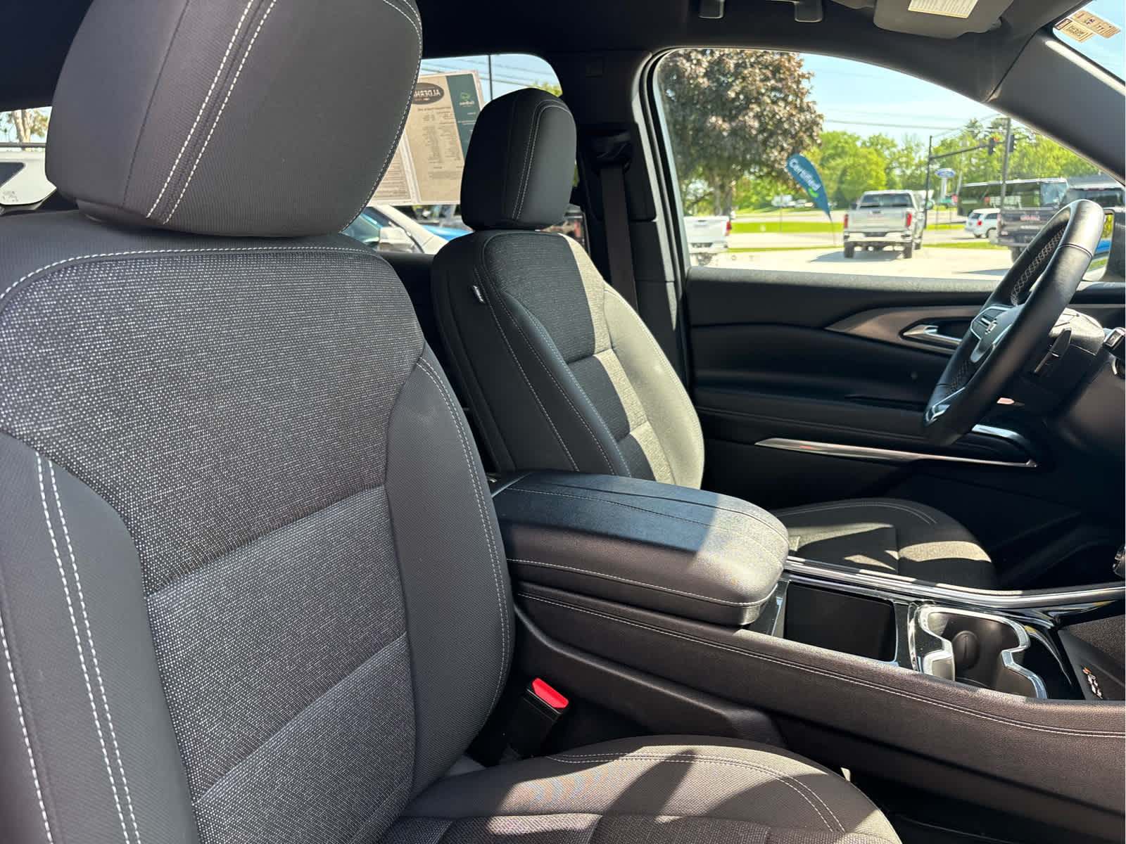 2025 Chevrolet Traverse LT - Photo 26