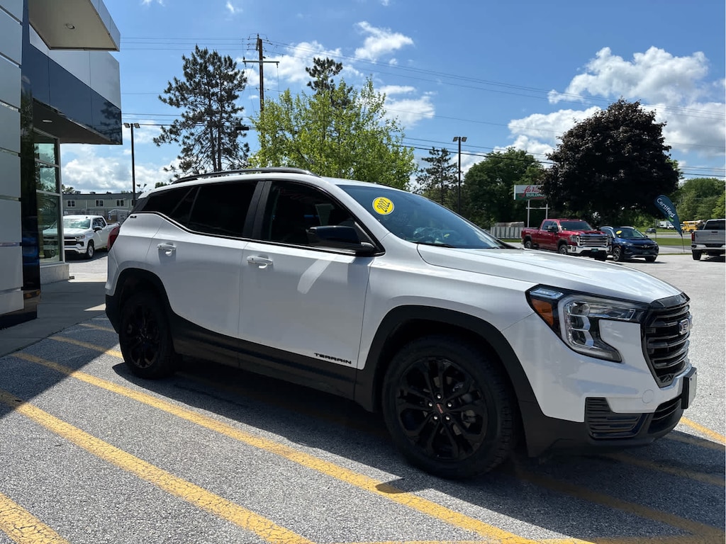Used 2022 GMC Terrain SLE SUV