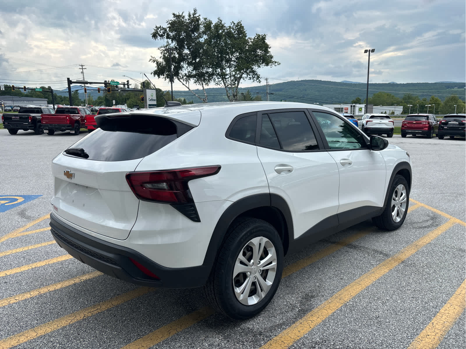 2024 Chevrolet Trax LS - Photo 8