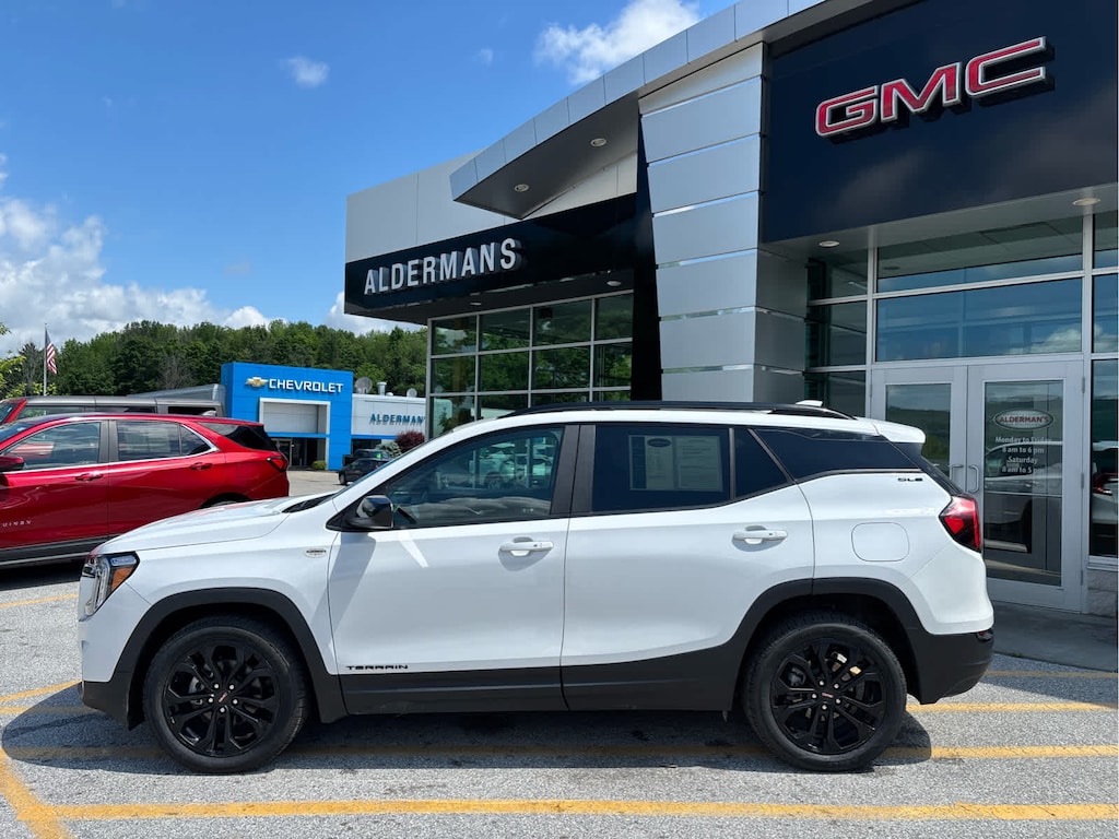 Used 2022 GMC Terrain SLE SUV