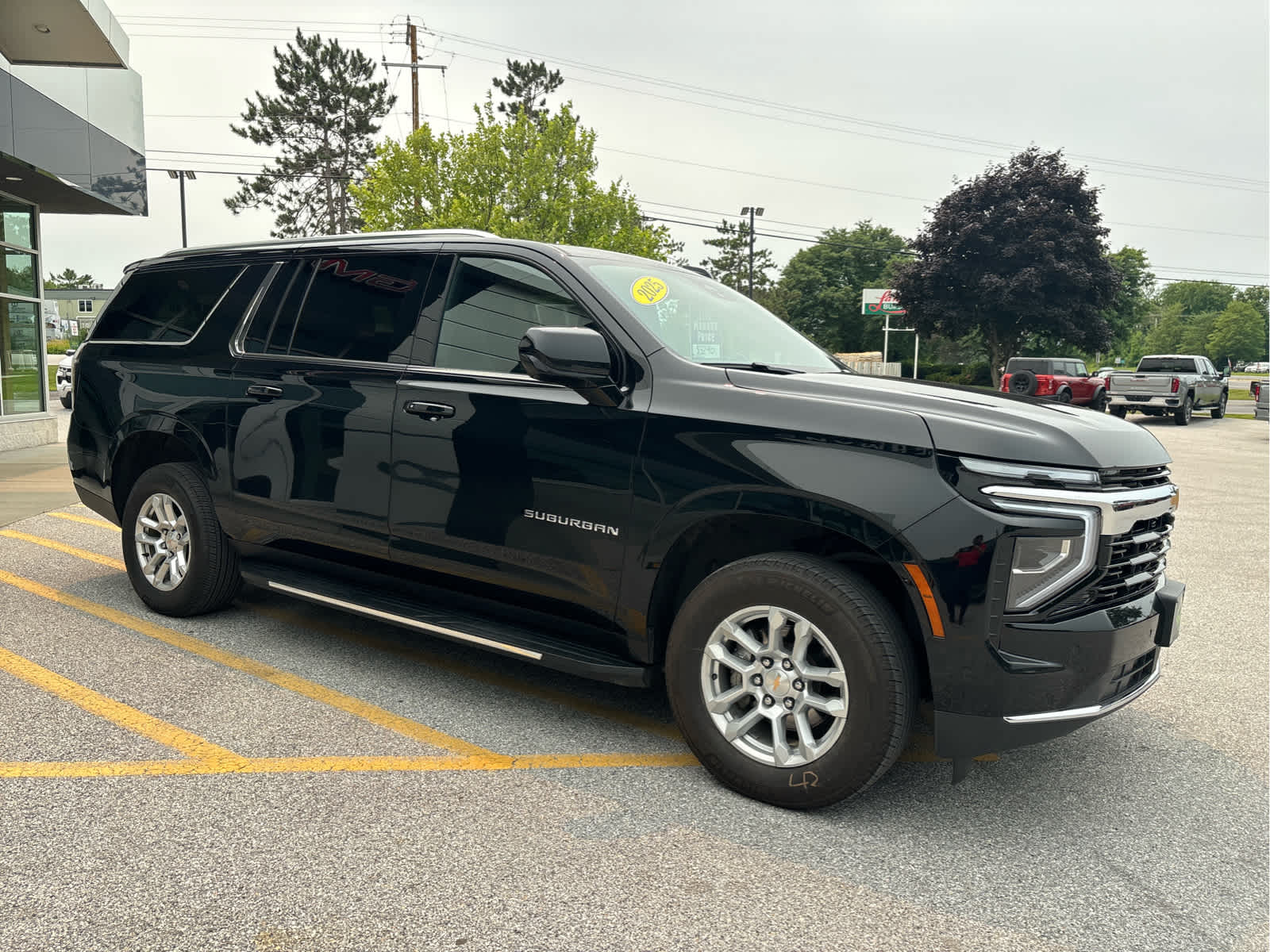 2025 Chevrolet Suburban LS - Photo 3