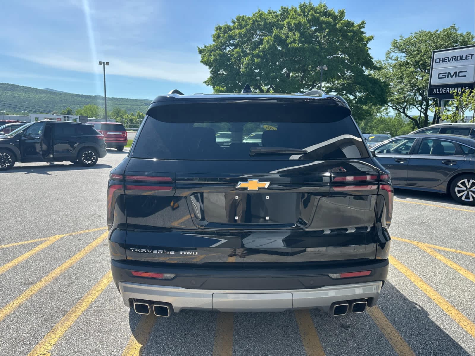2025 Chevrolet Traverse LT - Photo 6