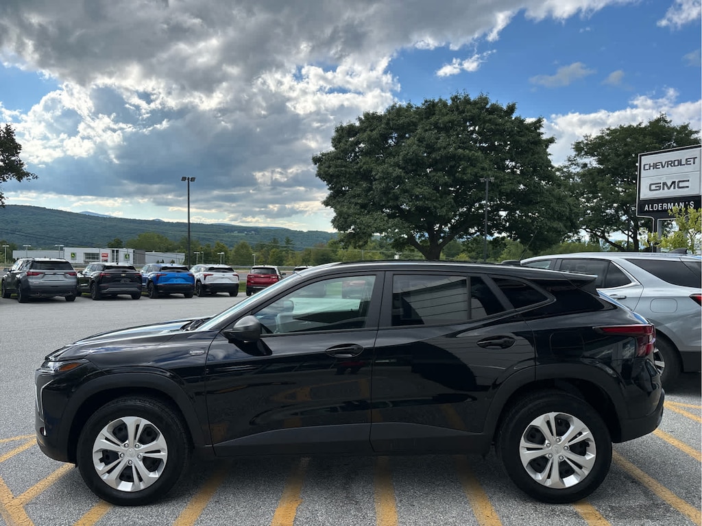 Used 2024 Chevrolet Trax LS SUV
