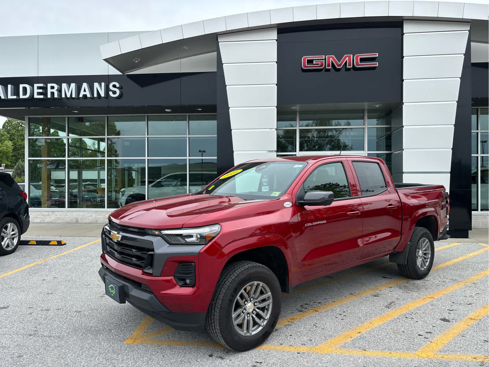 2025 Chevrolet Colorado 4WD LT Crew Cab Short Box's photo