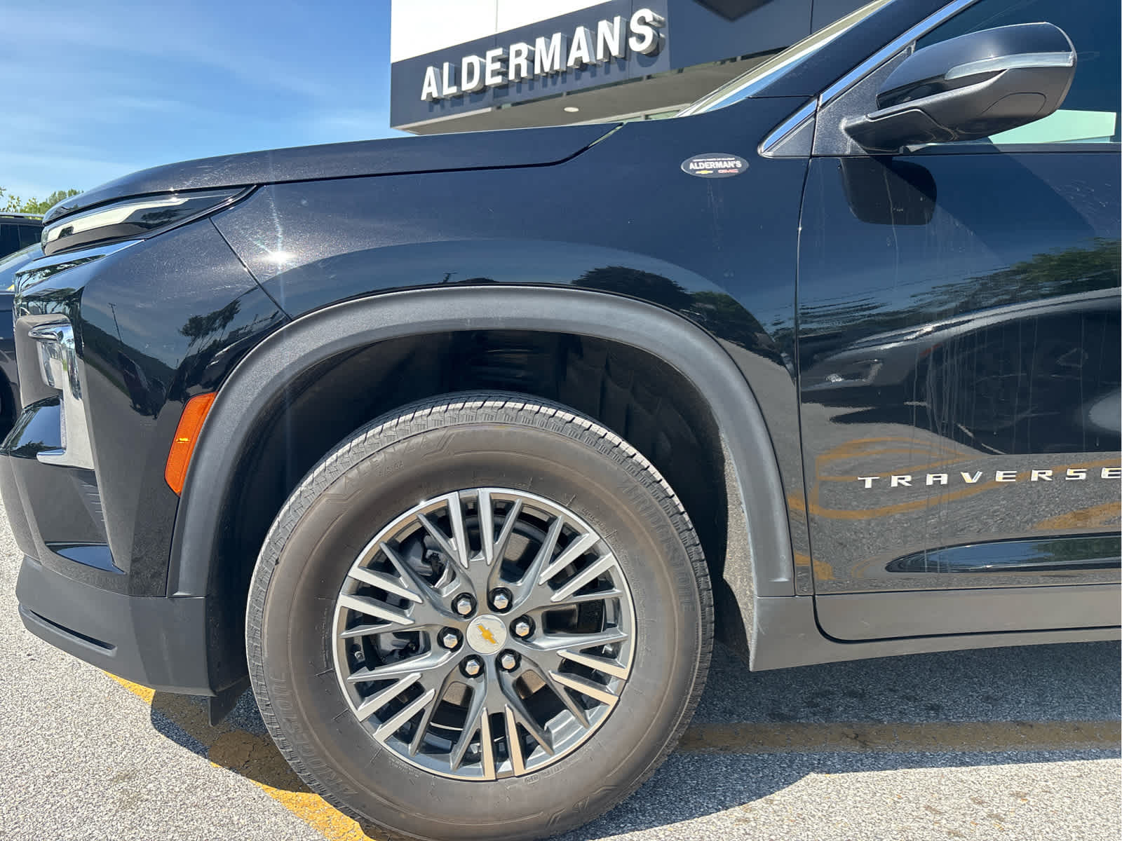 2025 Chevrolet Traverse LT - Photo 28