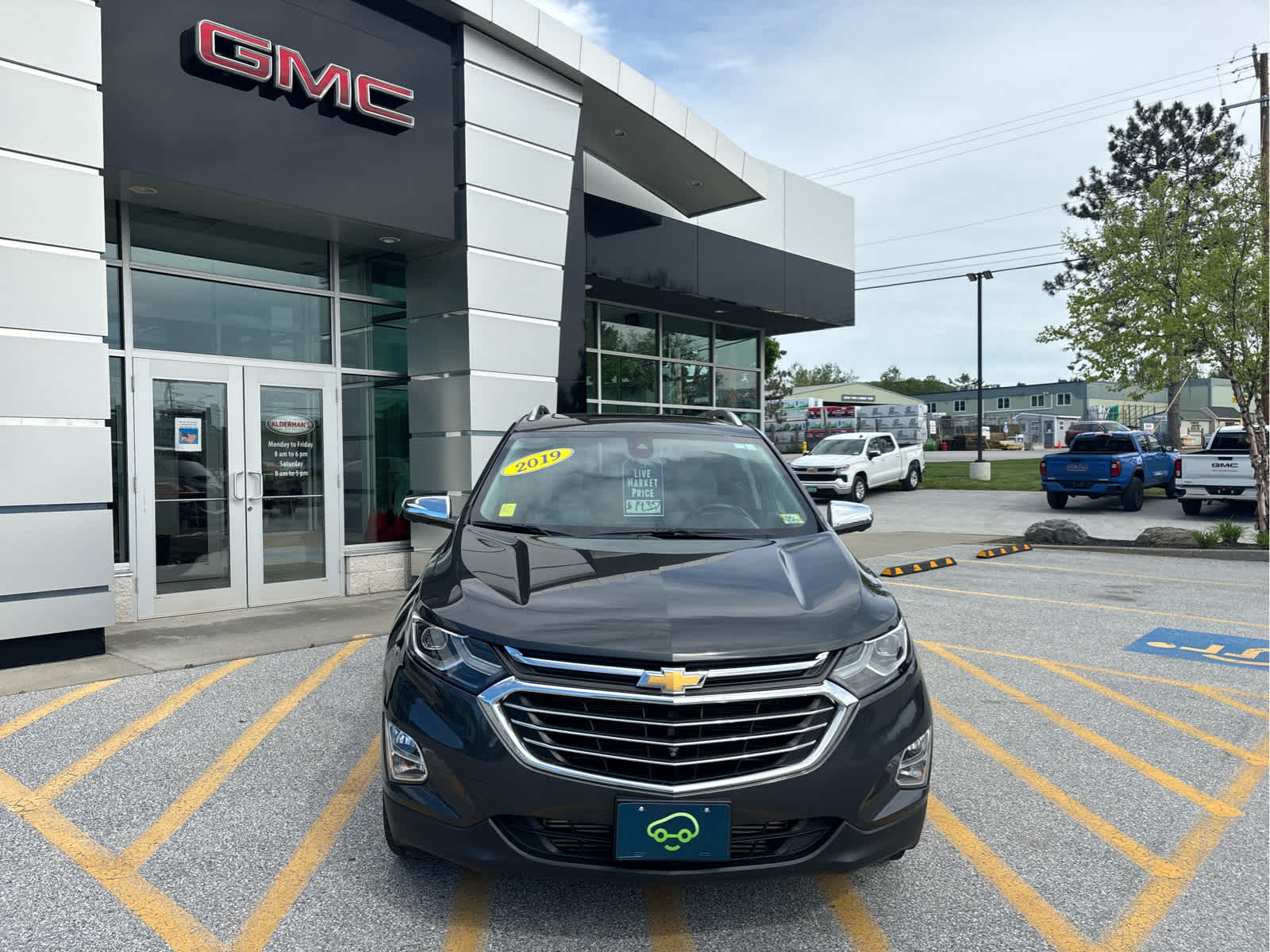 Used 2019 Chevrolet Equinox Premier with VIN 2GNAXYEX4K6102228 for sale in Rutland, VT