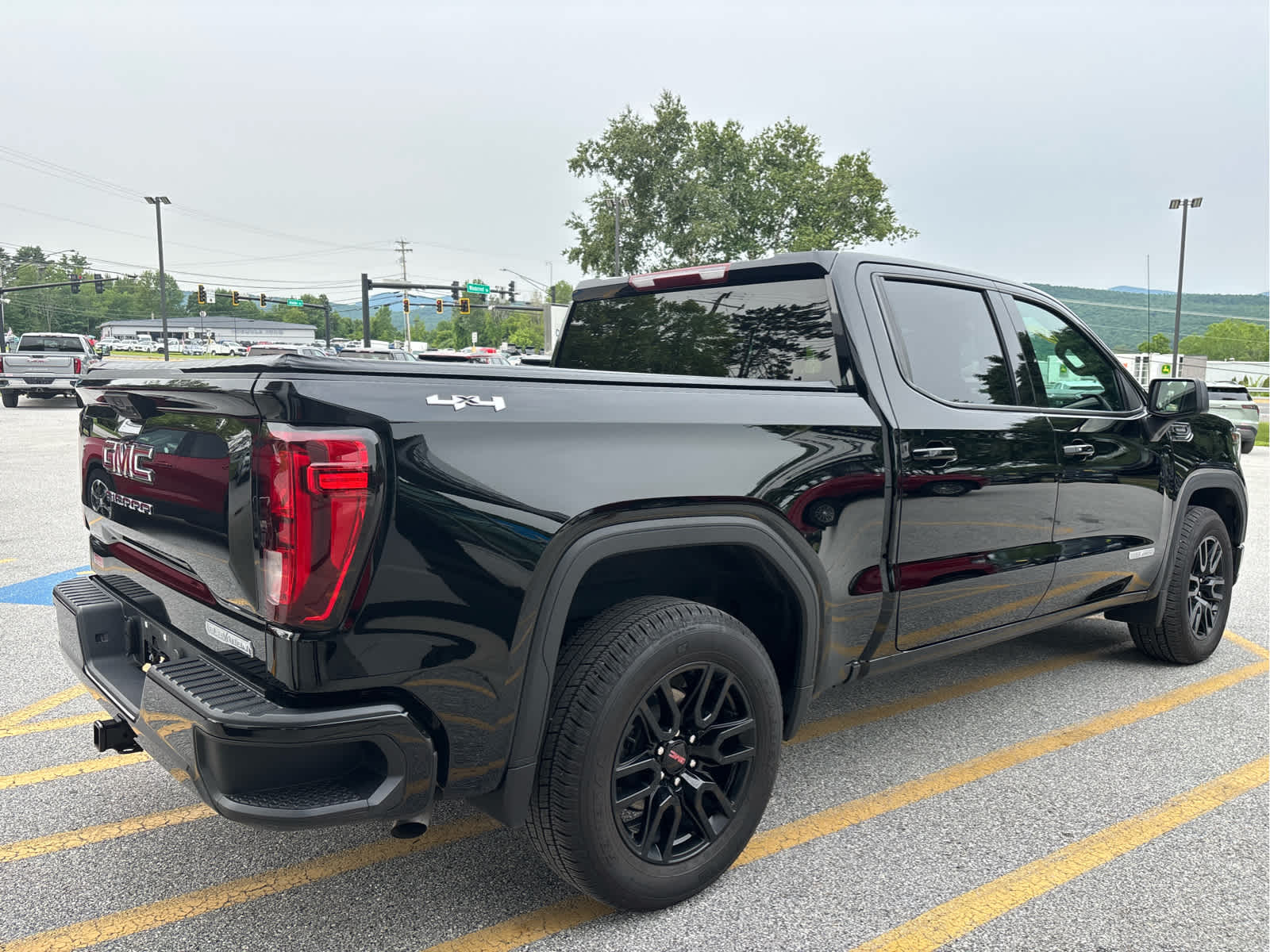 2025 GMC Sierra 1500 Elevation - Photo 8
