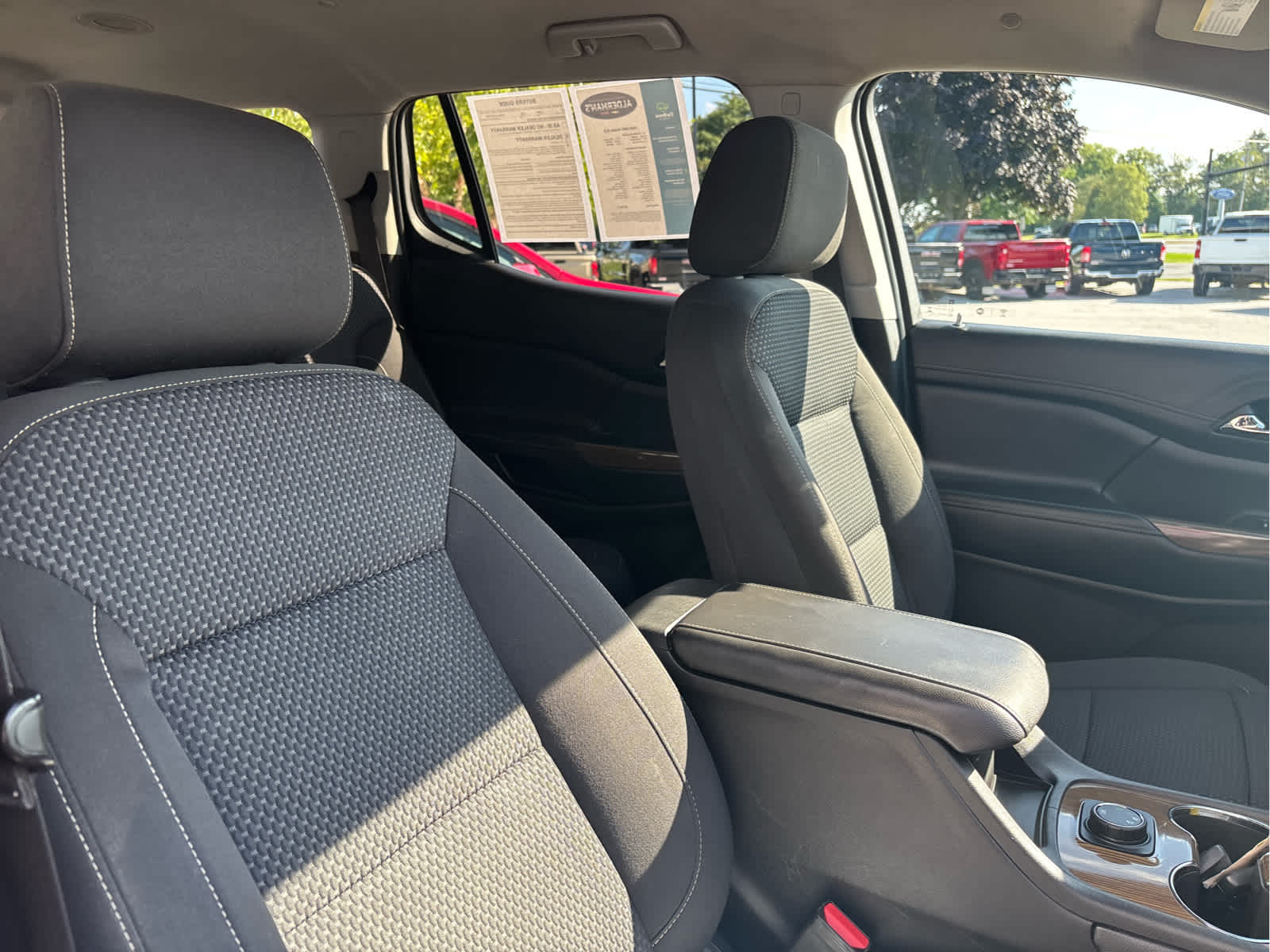 2020 GMC Acadia SLE - Photo 28