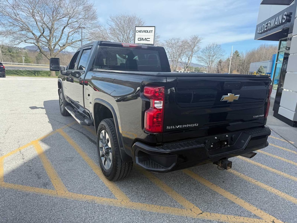 Used 2024 Chevrolet Silverado 2500 HD Custom Truck