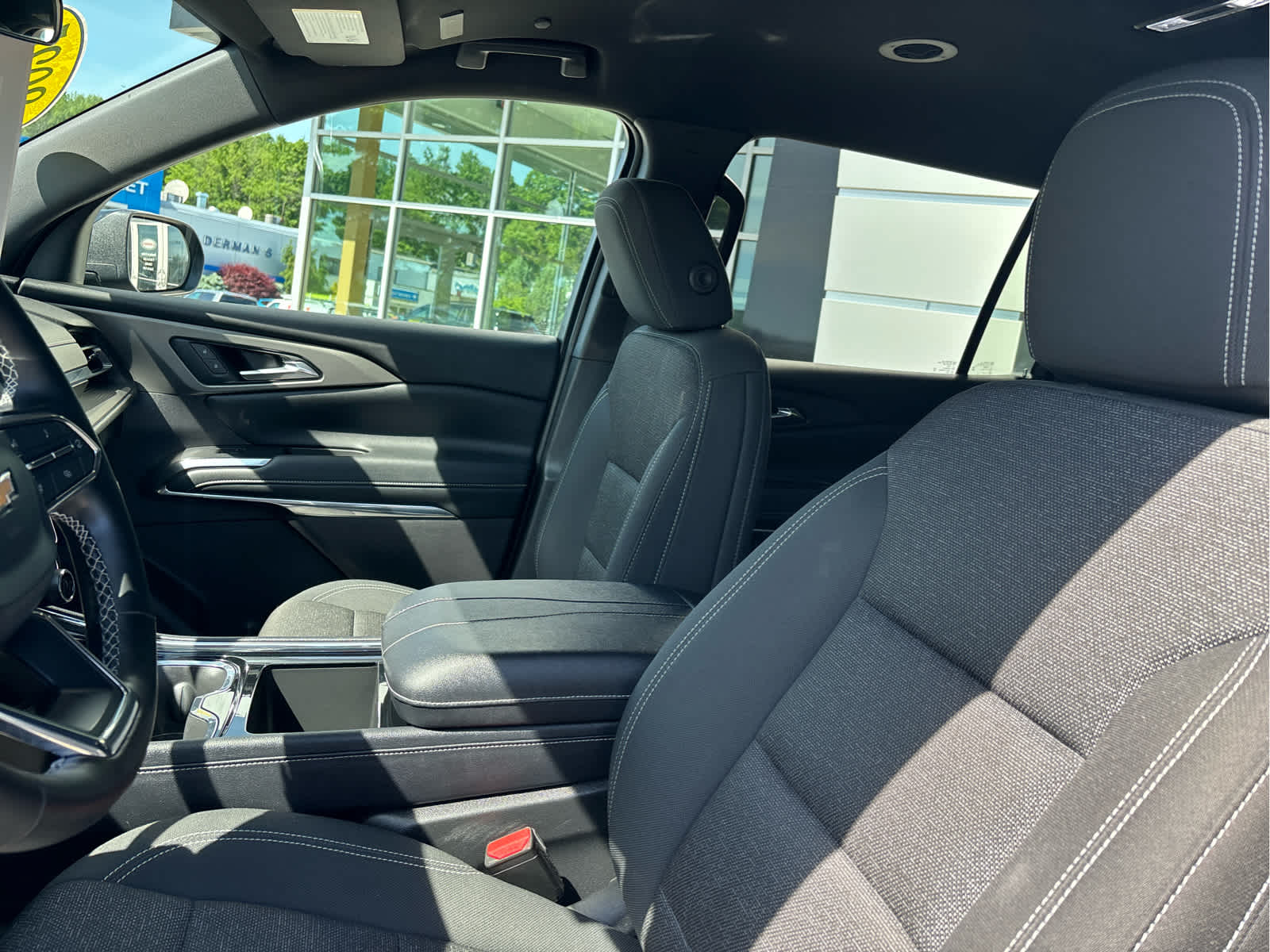 2025 Chevrolet Traverse LT - Photo 11