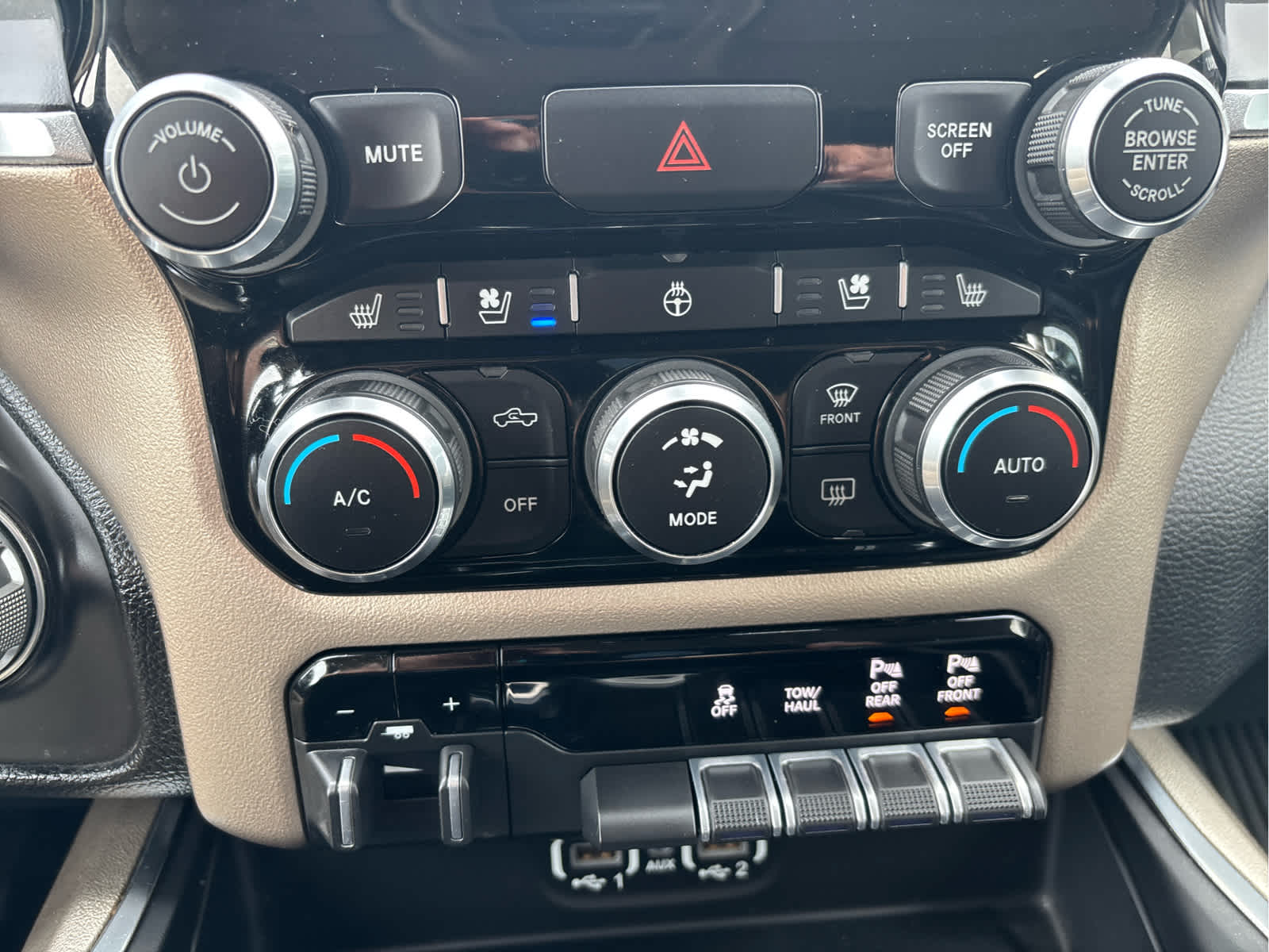 2020 RAM Ram 1500 Pickup Laramie - Photo 13