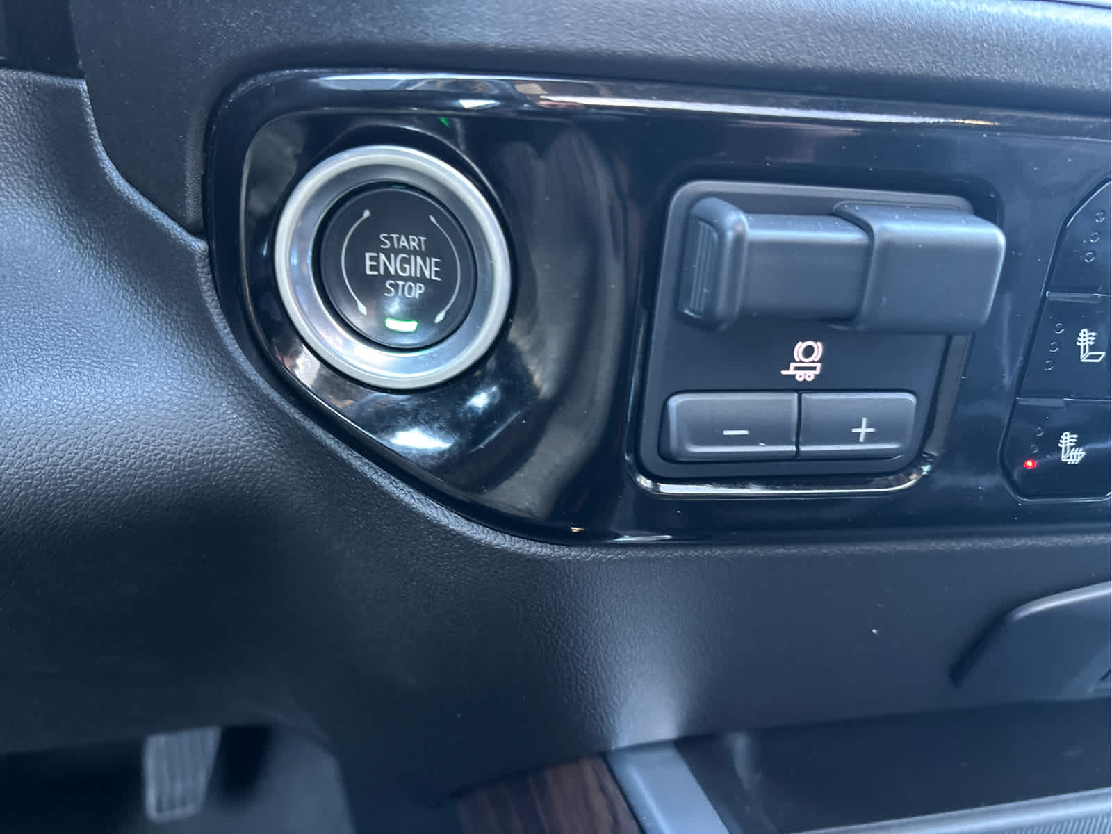2025 GMC Sierra 3500HD SLT - Photo 18