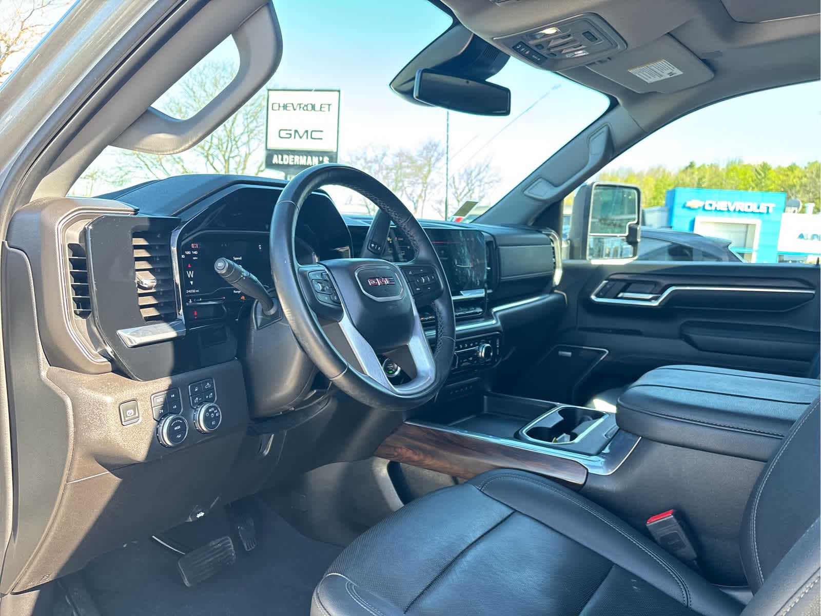 2025 GMC Sierra 3500HD SLT - Photo 10