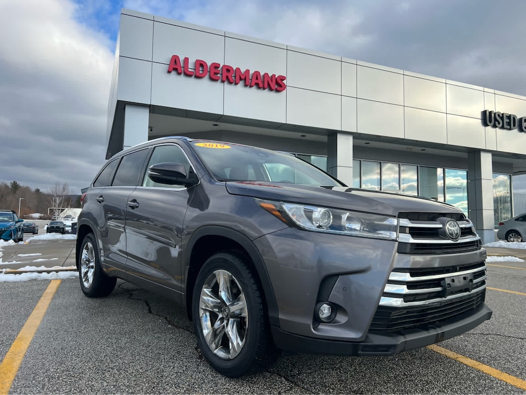 Used 2019 Toyota Highlander Limited Platinum V6 SUV