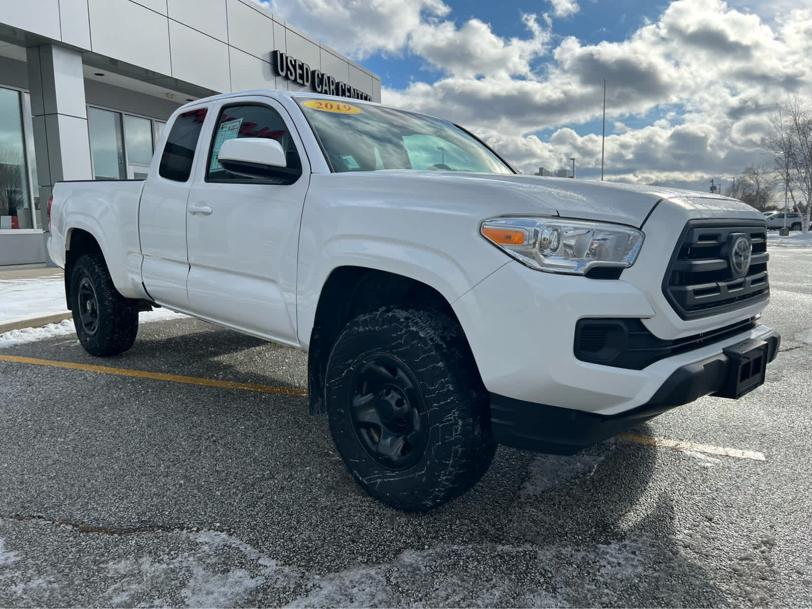2019 Toyota Tacoma SR's photo