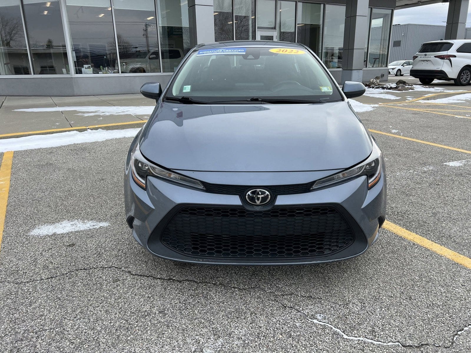 Used 2022 Toyota Corolla LE with VIN 5YFEPMAE8NP368751 for sale in Rutland, VT