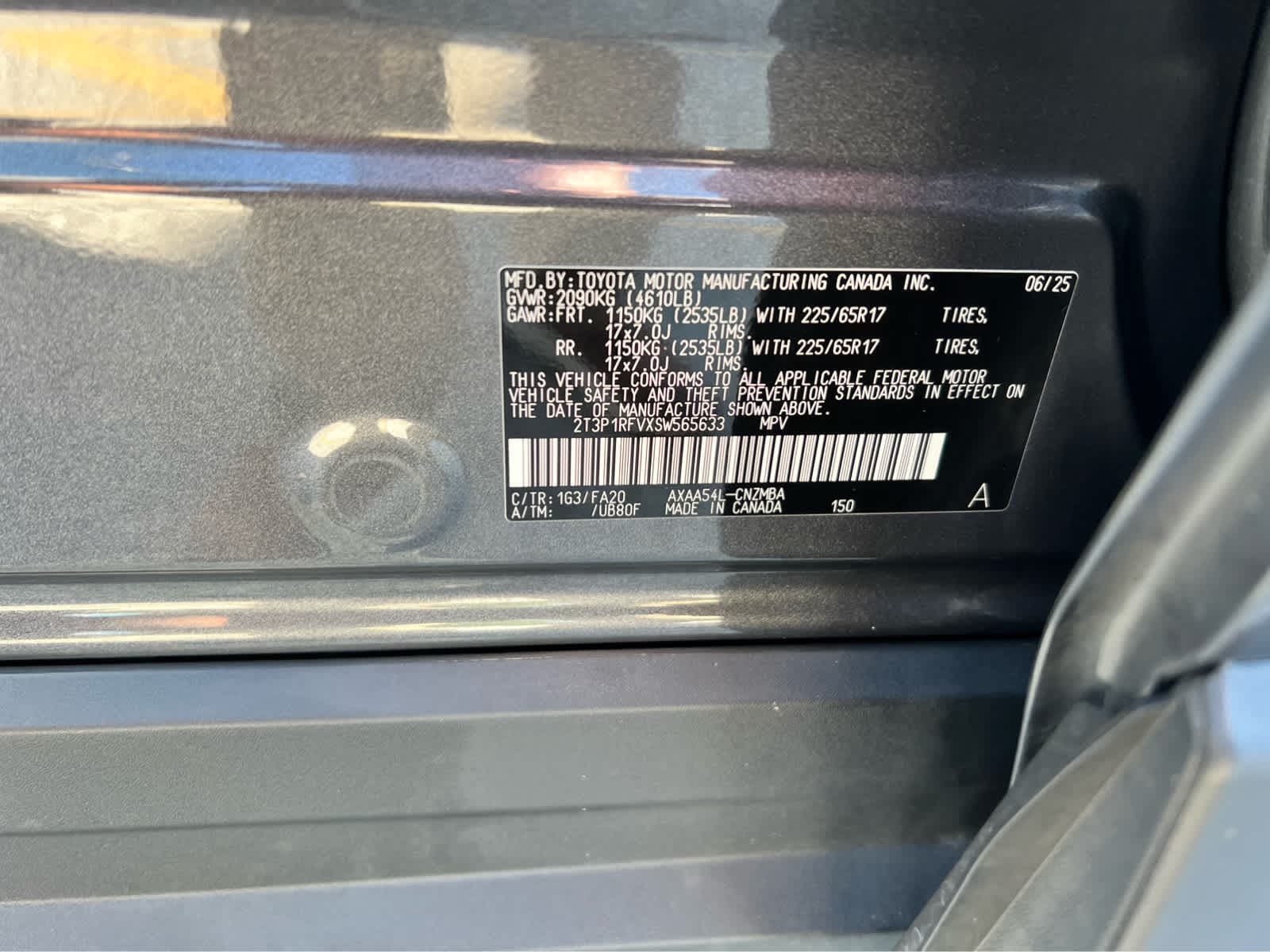 2025 Toyota RAV4 XLE - Photo 6