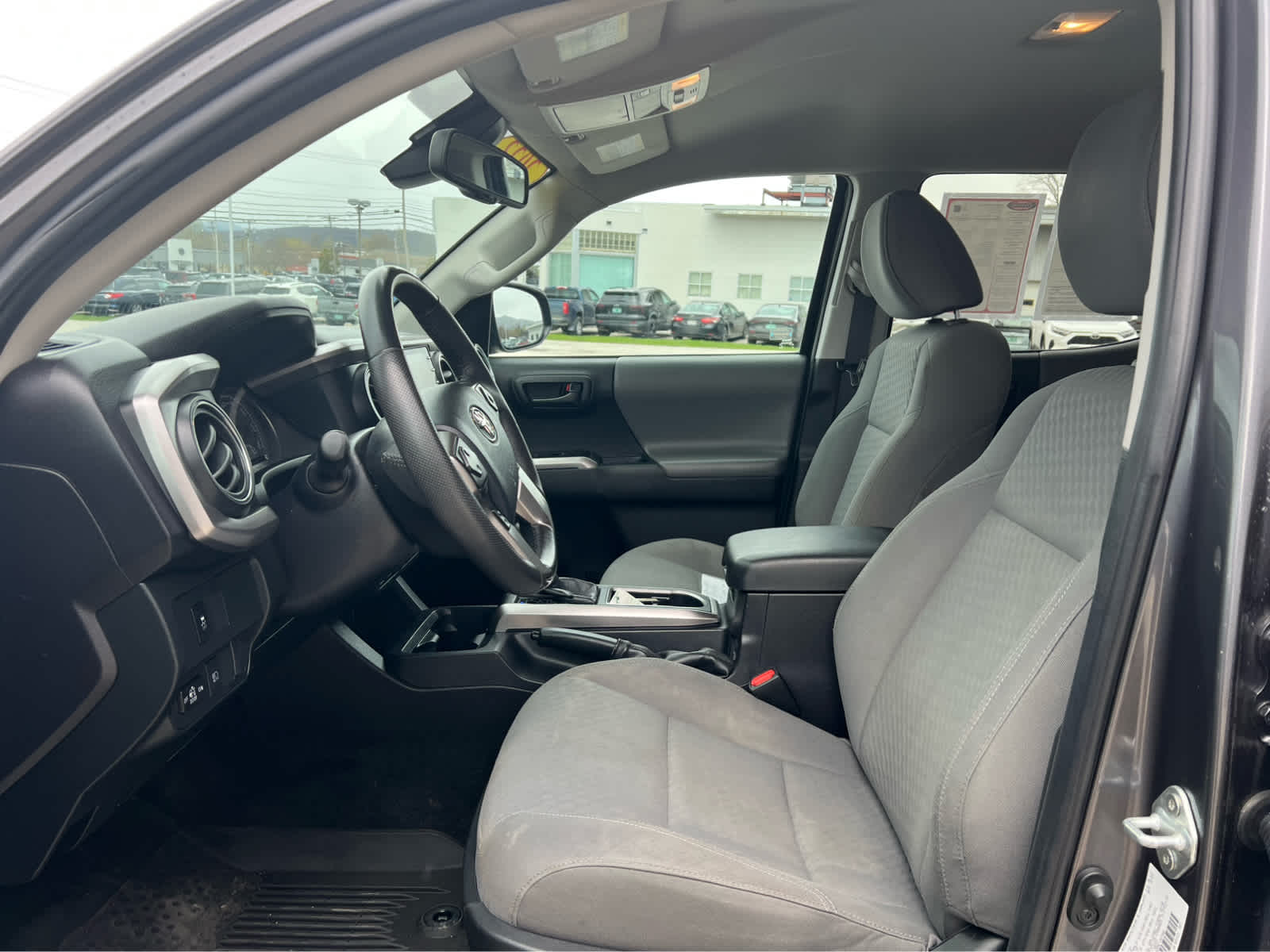 2023 Toyota Tacoma SR5 - Photo 10