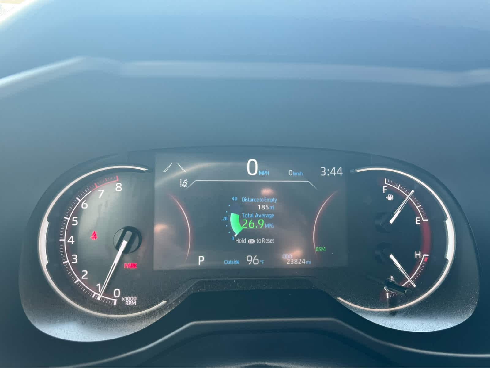 2025 Toyota RAV4 XLE - Photo 8