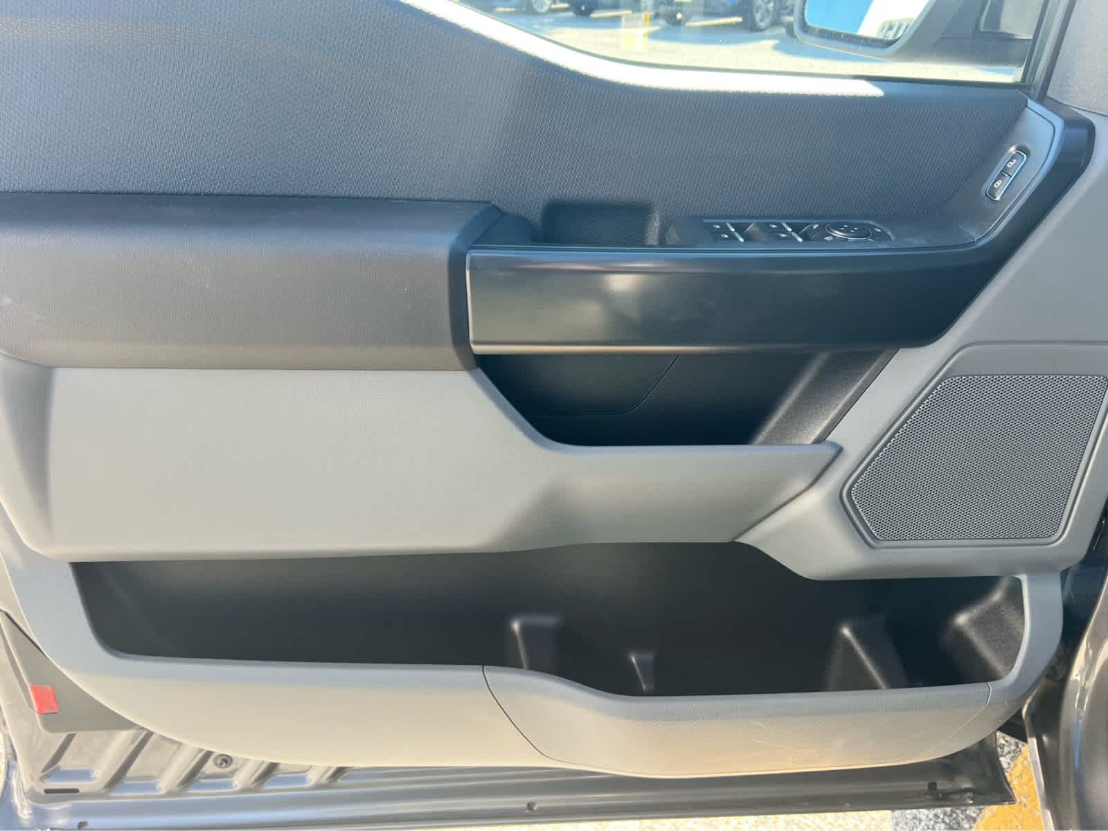 2022 Ford F-150 XL - Photo 9