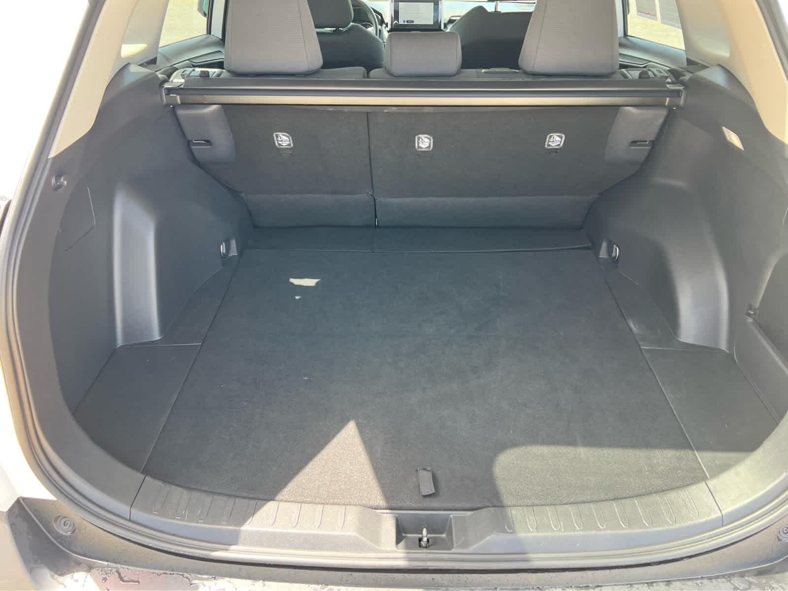 2025 Toyota RAV4 XLE - Photo 24
