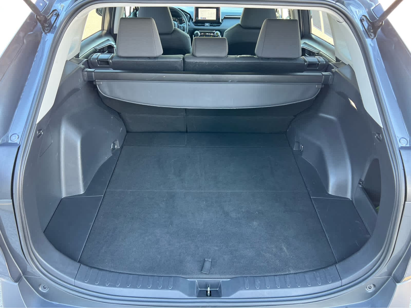 2025 Toyota RAV4 XLE - Photo 21
