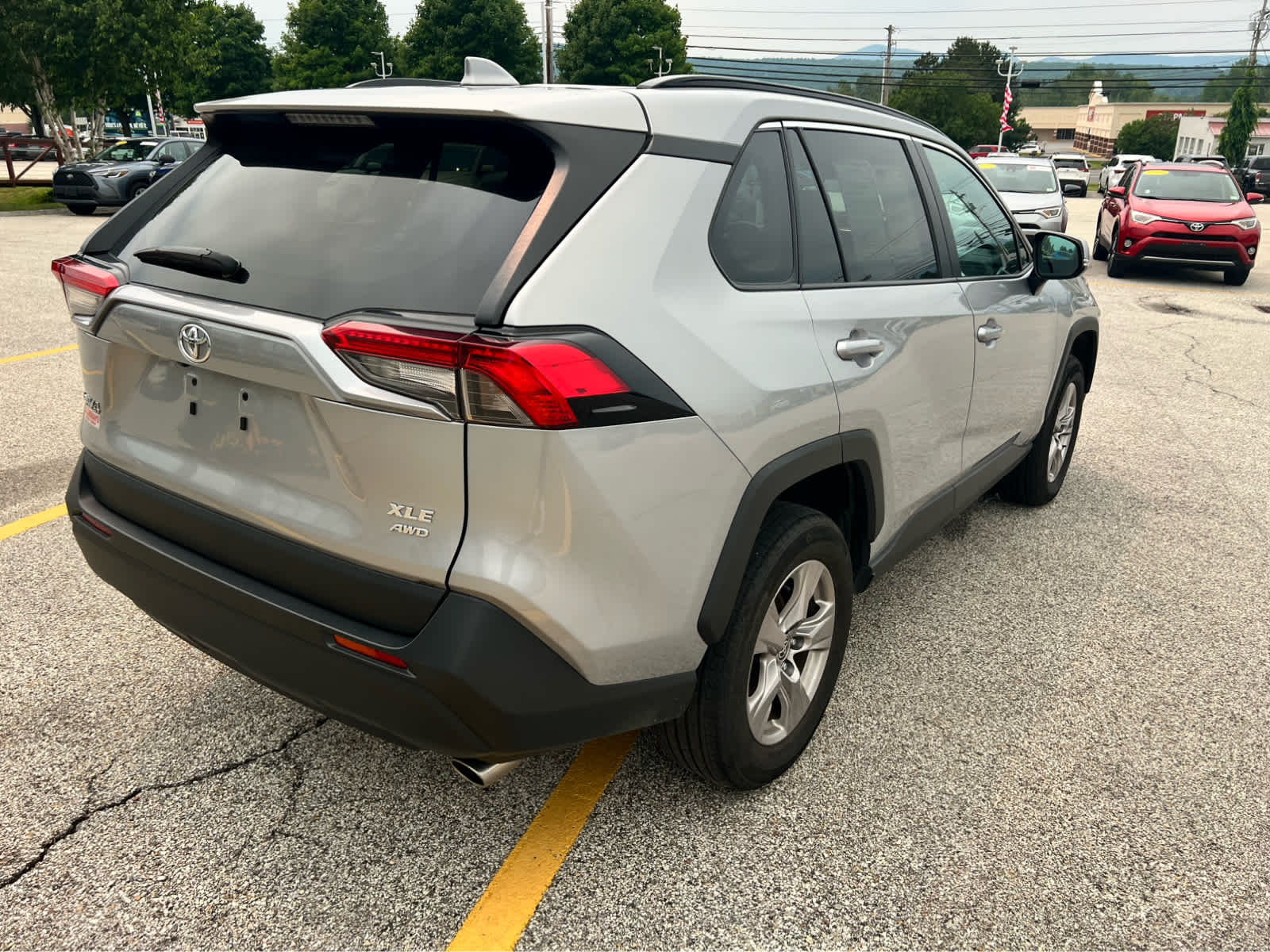 2025 Toyota RAV4 XLE - Photo 22