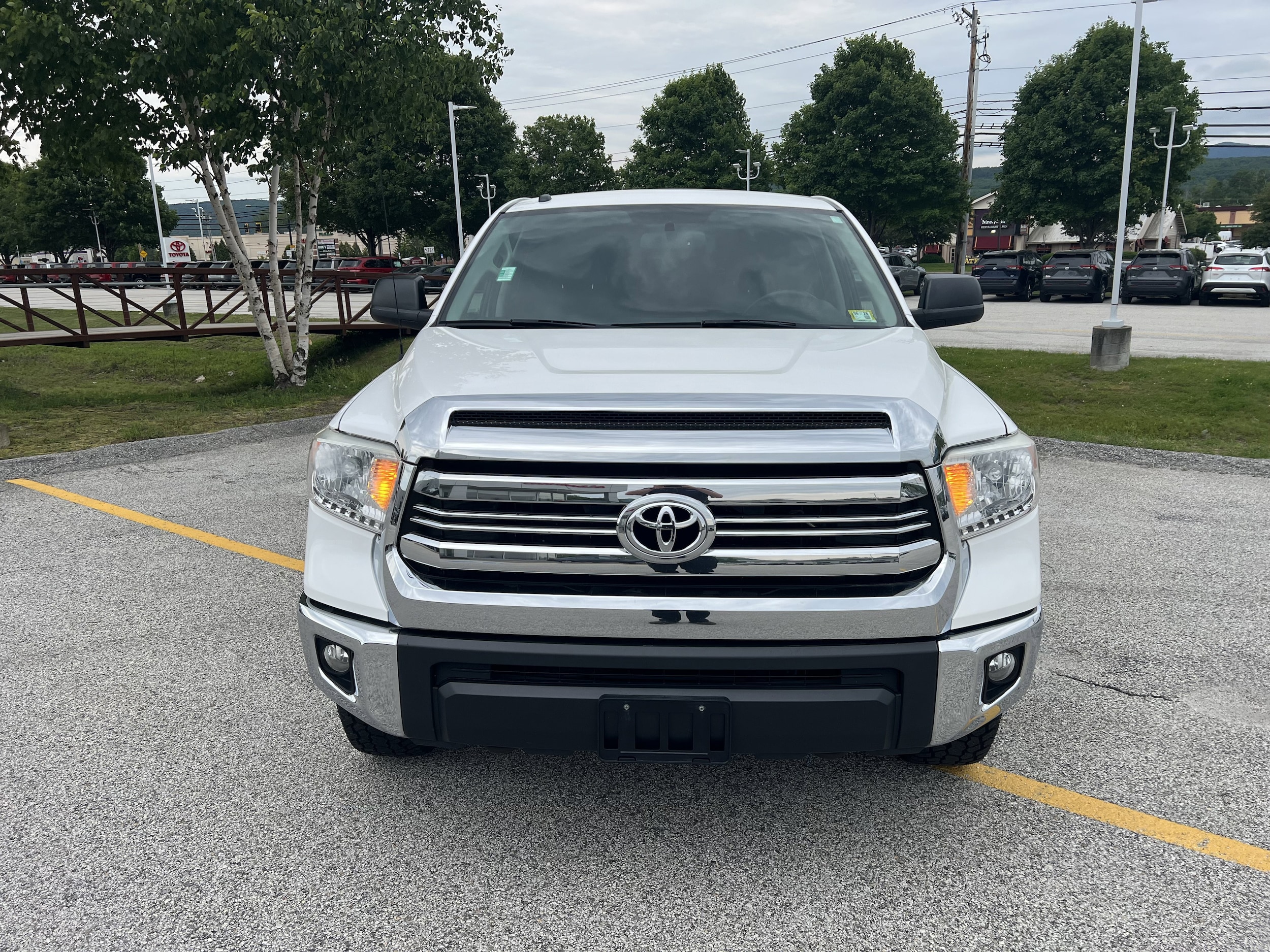 Used 2017 Toyota Tundra SR5 with VIN 5TFDY5F1XHX654904 for sale in Rutland, VT