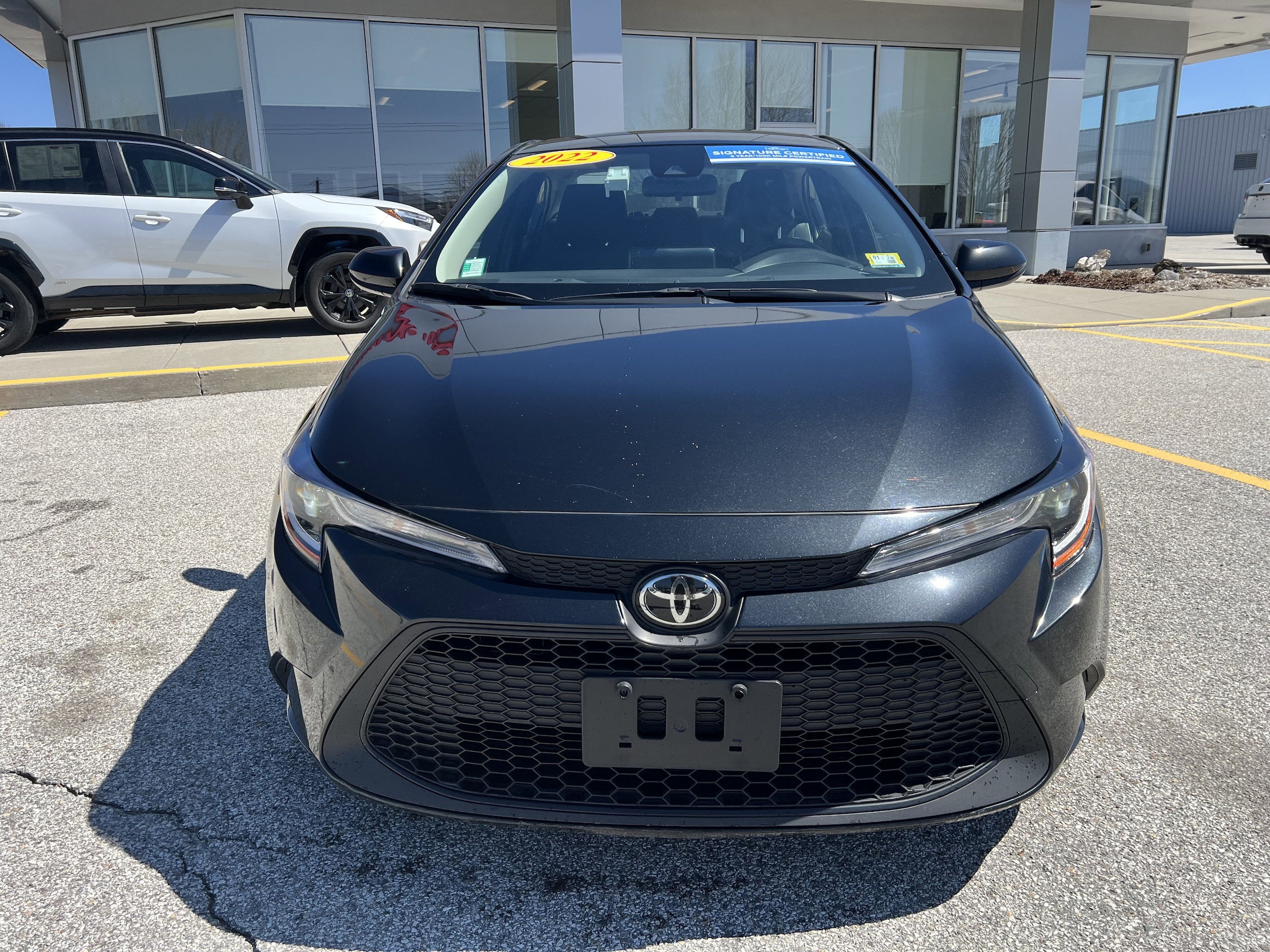 Used 2022 Toyota Corolla LE with VIN JTDEPMAE7NJ219591 for sale in Rutland, VT