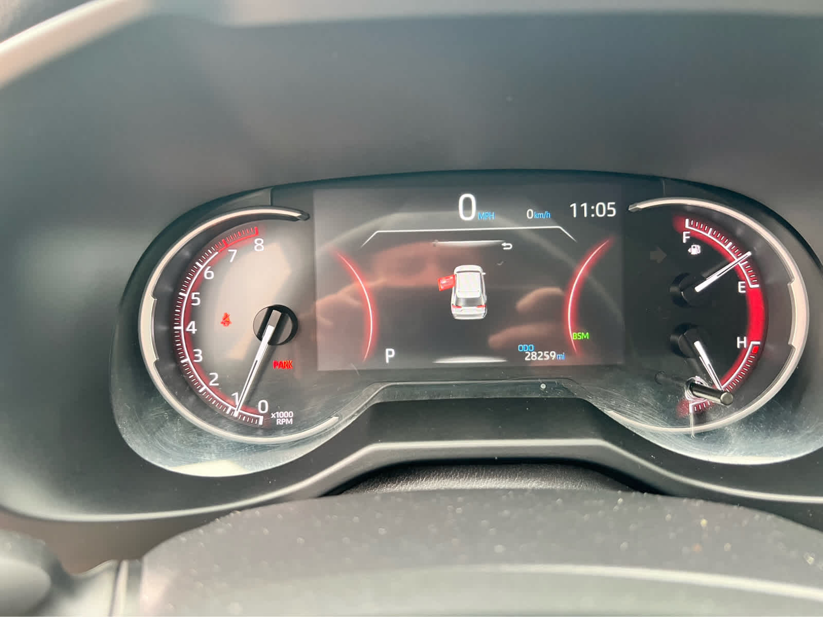 2025 Toyota RAV4 XLE - Photo 9