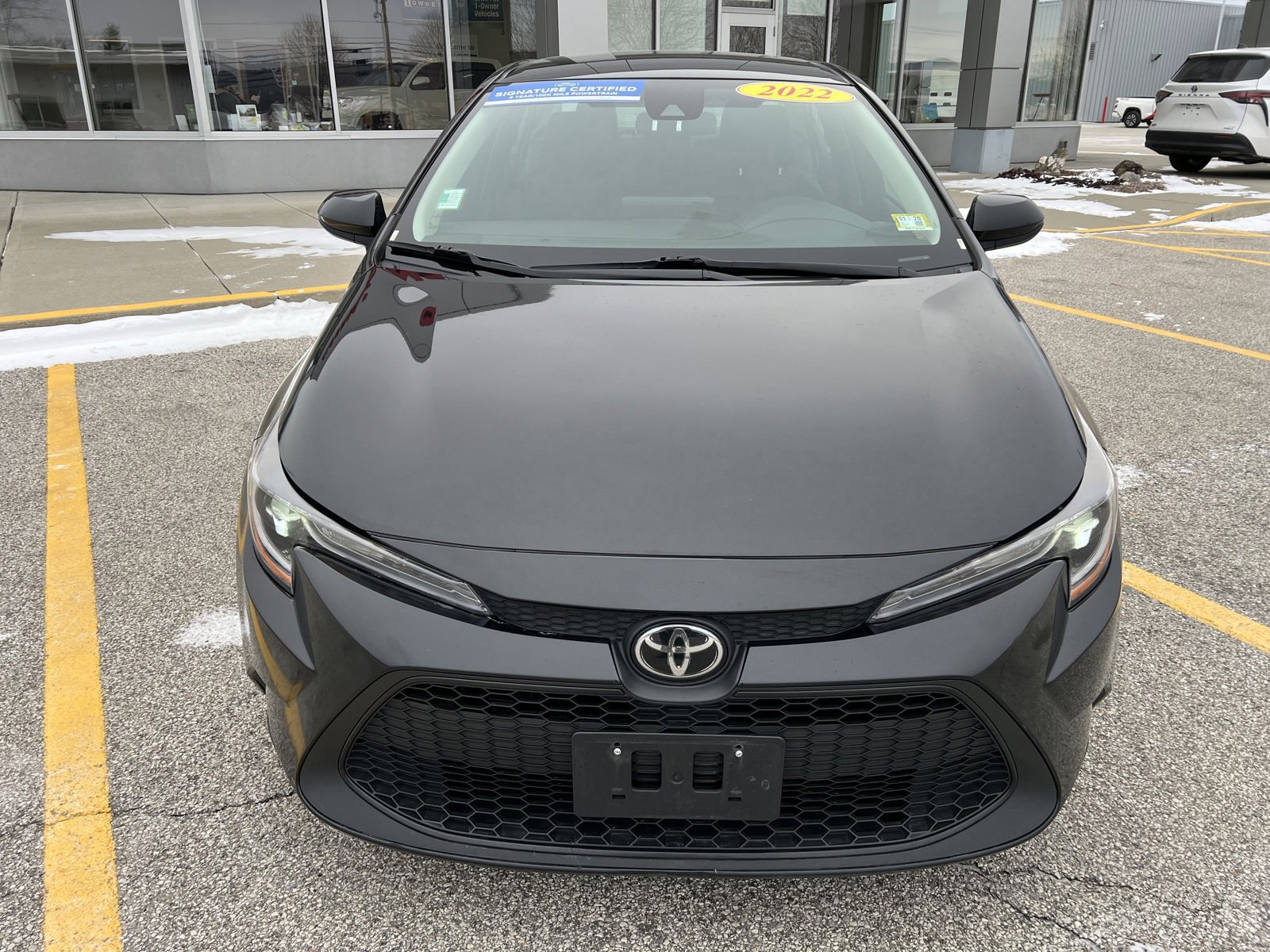 Used 2022 Toyota Corolla LE with VIN 5YFEPMAE2NP317407 for sale in Rutland, VT