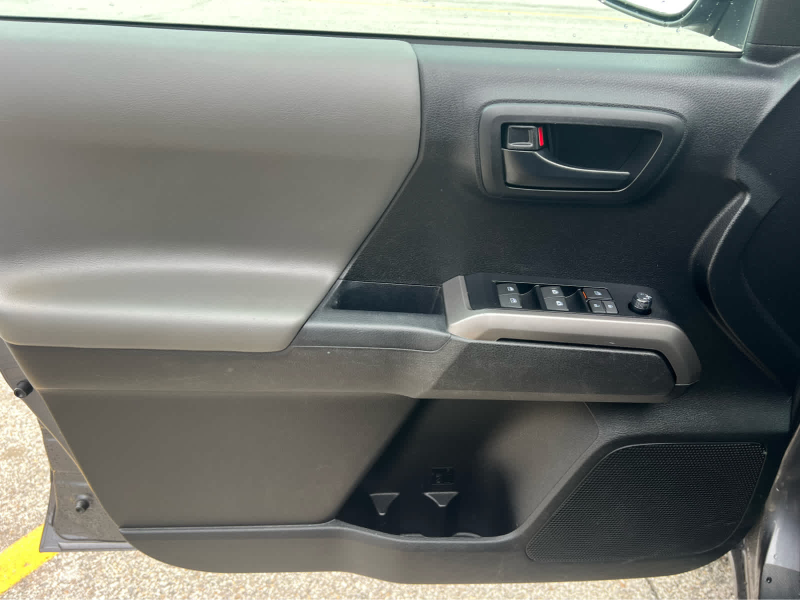 2023 Toyota Tacoma SR5 - Photo 9